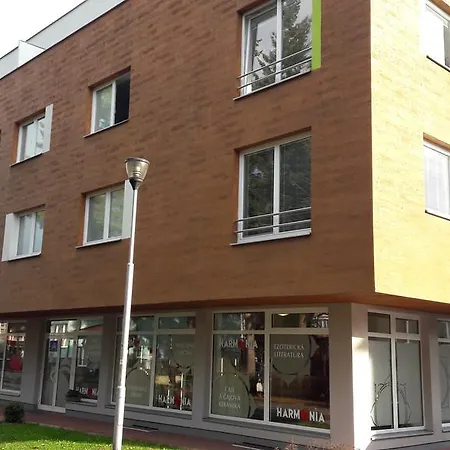 - Modern With Private Parking Lejlighed