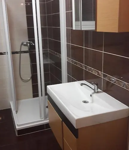 Modern Center With Private Parking *
